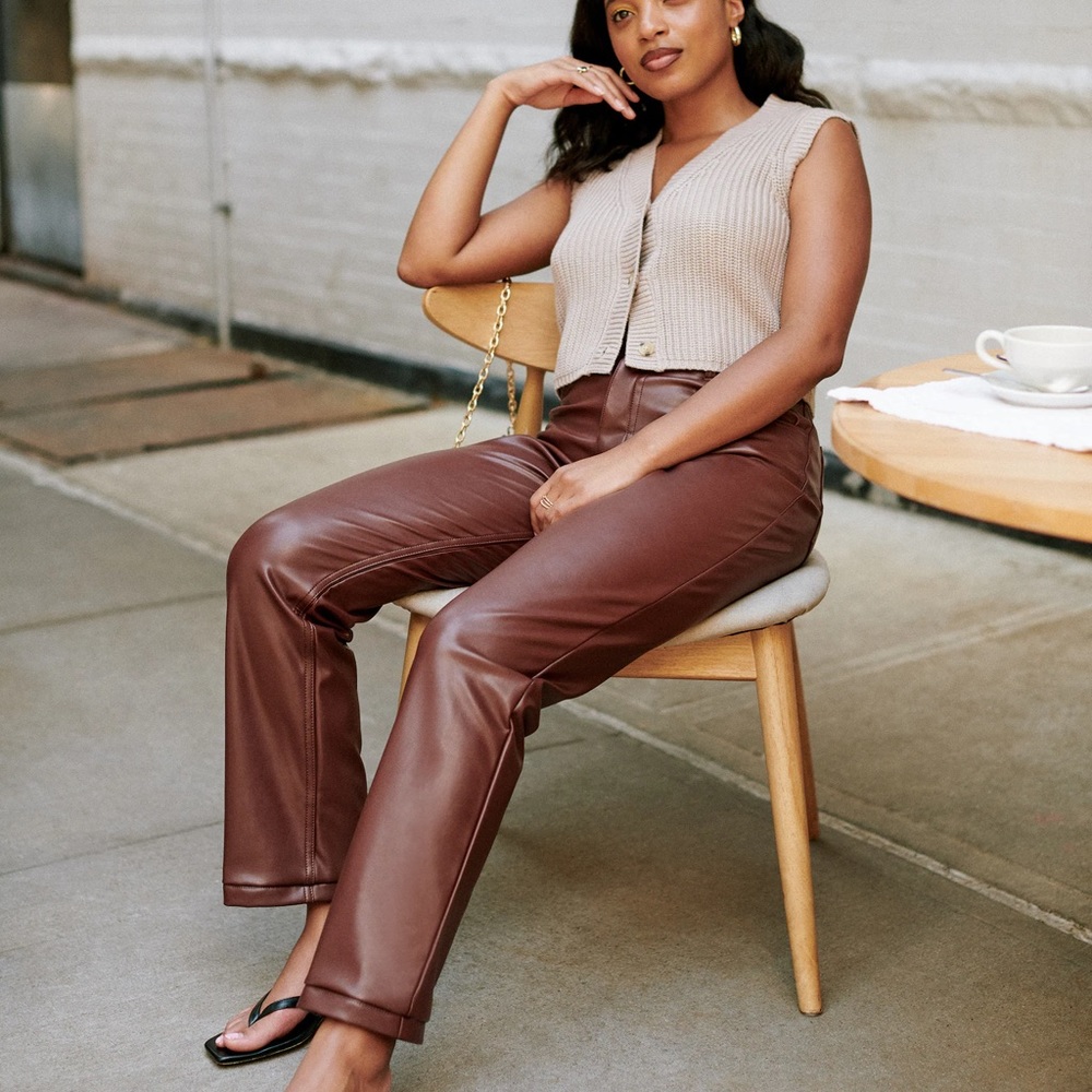 Abercrombie & Fitch 90s Straight Leg Curve Love Leather Pants